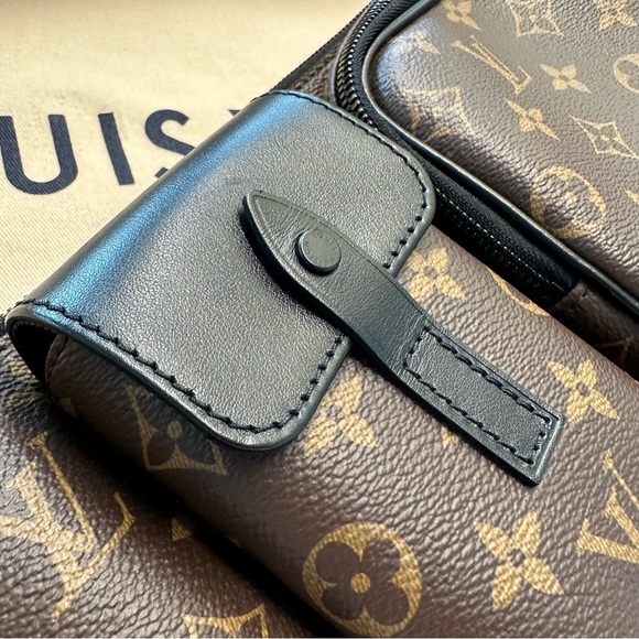 Louis Vuitton Christopher Bumbag Monogram Brown - Picture 3 of 15